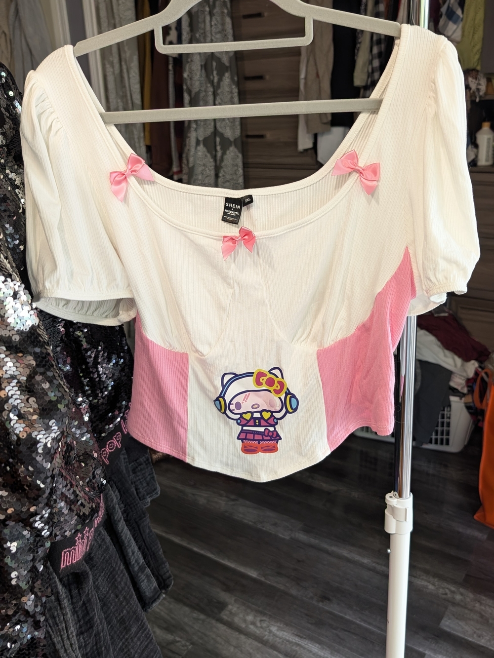 SHEIN White & Pink Colorblock Cropped Top with Character Graphic